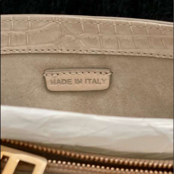 NWT BURBERRY 100% Alligator Clutch. - Picture 13 of 16